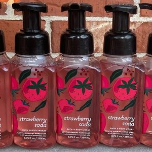 3 NEW BATH & BODY WORKS FOAMING SOAP STRAWBERRY SODA 8.75 fl oz PER BOTTLE